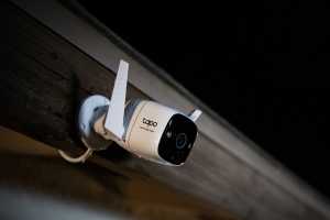 TP-Link’s new Tapo outdoor security cam boasts color night vision